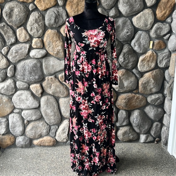 Pinkblush | Dresses | Nwt Pinkblush Black Floral Maternity Maxi Dress ...
